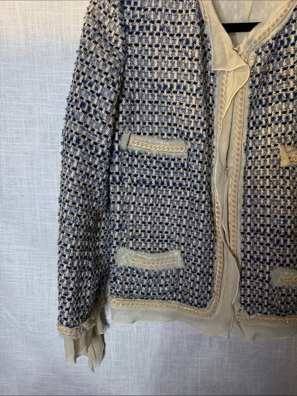 Emanuel Ungaro Navy and Cream Bouclé Jacket - Picture 4 of 11